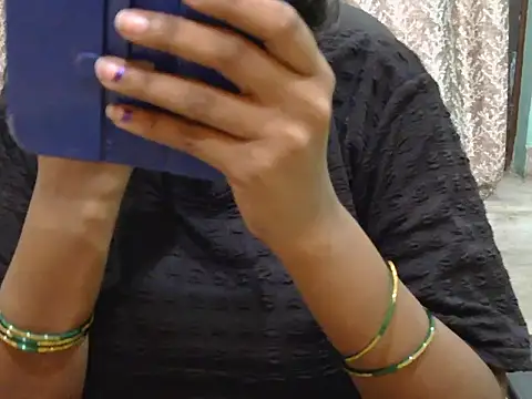 roja-1 live cam on StripChat