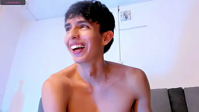 Jhonatan_Rouse live cam on StripChat
