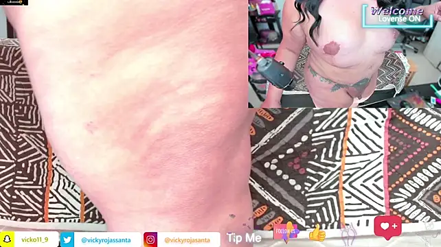 Tyffanny-Evans live cam on StripChat