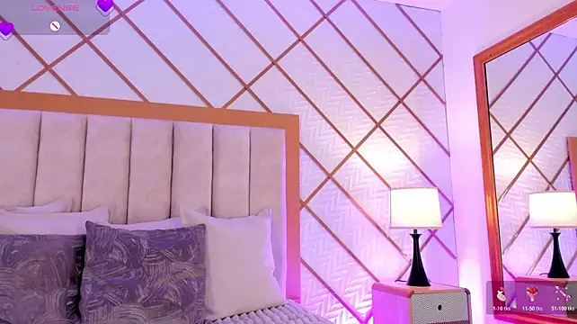 ZaraVesari live cam on StripChat