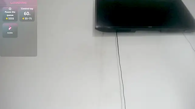 Fox_Loves live cam on StripChat