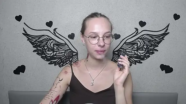SteshaGlass live cam on StripChat