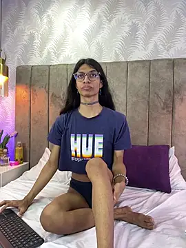 Lylith_606 live cam on StripChat