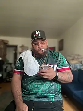 fatboyjayohh126 live cam on StripChat