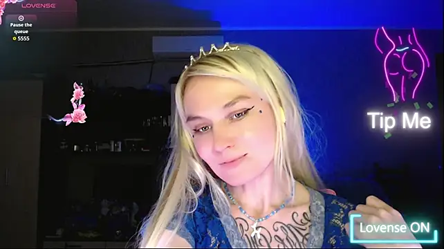 mischellemeow13 live cam on StripChat