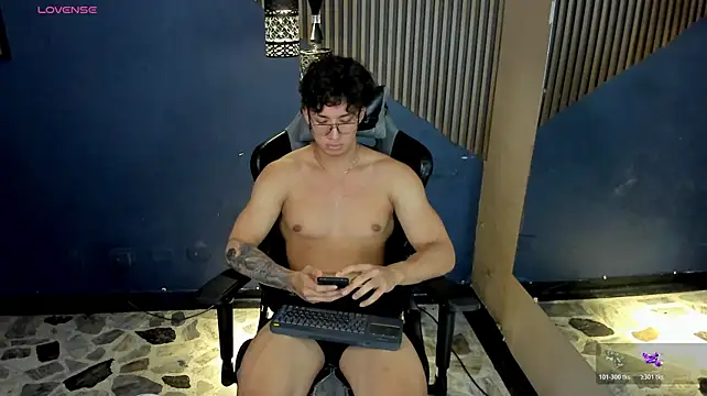 Axxel_Muscle live cam on StripChat