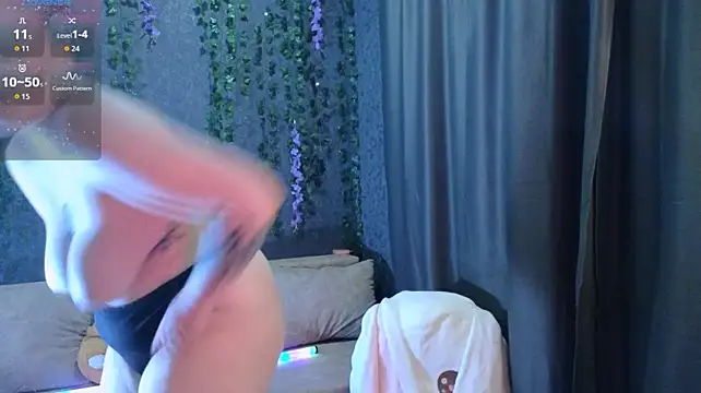 MarshmallowDreams live cam on StripChat