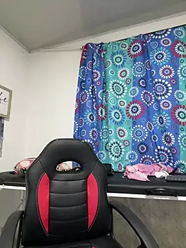 SharikBrowns live cam on StripChat
