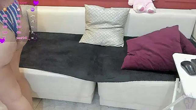 ZamanthaJhones live cam on StripChat