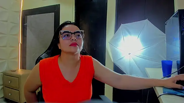megan_glenda live cam on StripChat
