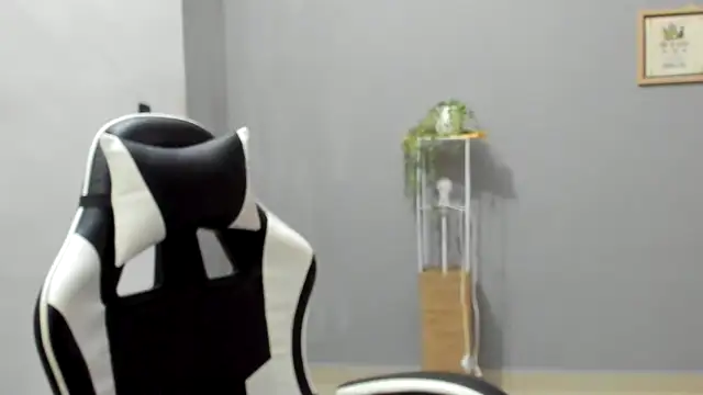 __Emma__11__Lecat_ live cam on StripChat
