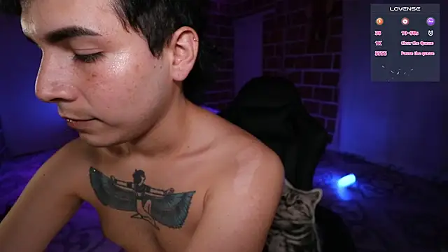 Ryan_picato live cam on StripChat