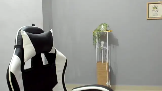 __Emma__11__Lecat_ live cam on StripChat