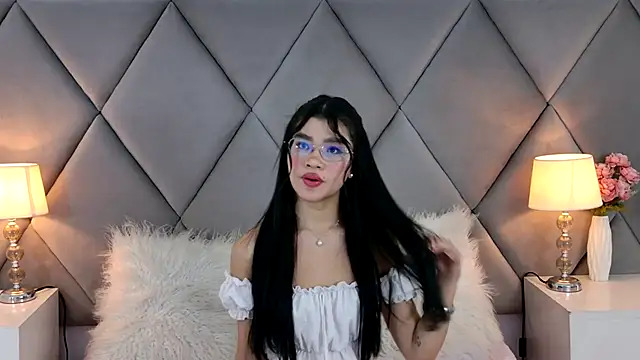 OliviaDiaz live cam on StripChat