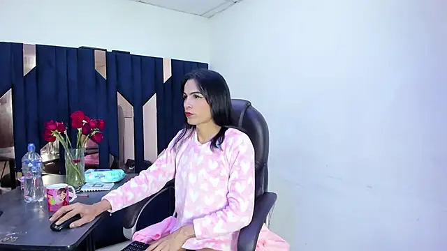 Aisha_hotts777 live cam on StripChat