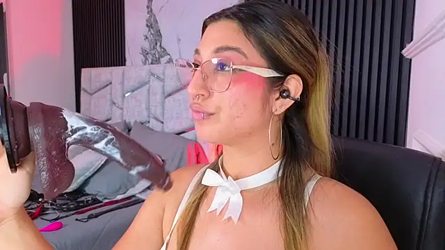 Gabrielakassi live cam on StripChat