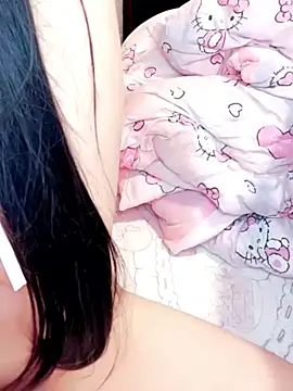 _huwi_ live cam on StripChat
