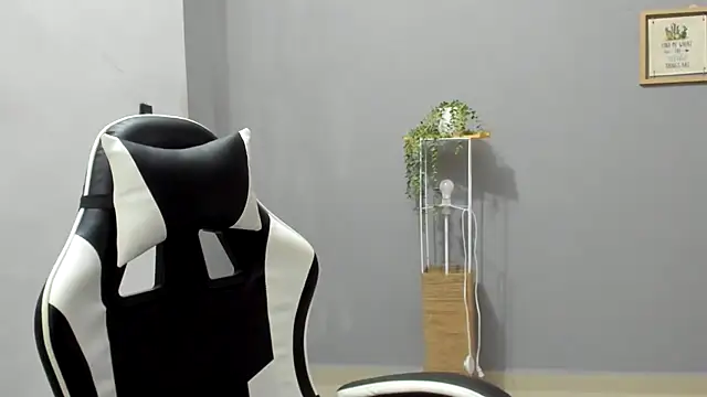 __Emma__11__Lecat_ live cam on StripChat