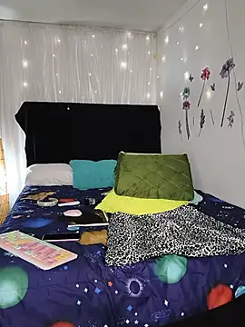 ScarletthJhonson- live cam on StripChat