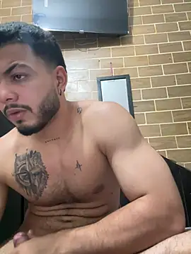 _kamilo live cam on StripChat