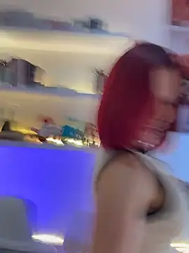zafiro_mo0n live cam on StripChat