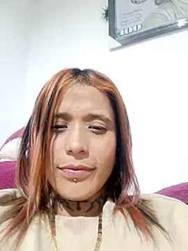 Lya_Ross19 live cam on StripChat
