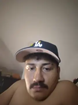 liam-hot321 live cam on StripChat