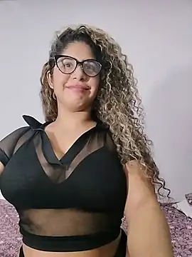 Lilith_30 live cam on StripChat