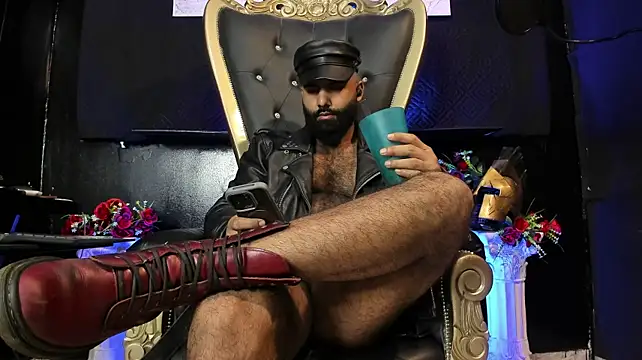 BeardAndrew live sex cam