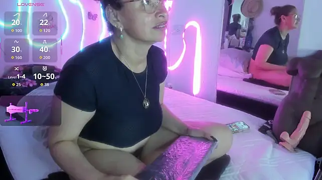 SheraHadee live cam on StripChat