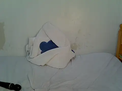 pretty_serene live cam on StripChat