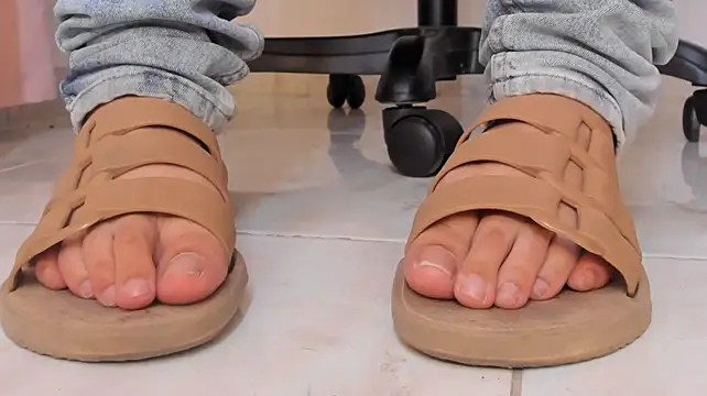Kattyfeet live sex cam