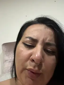 Abril_Luv live cam on StripChat