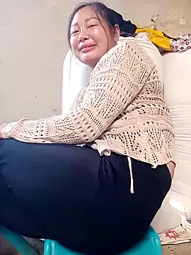 Coke2002 live cam on StripChat