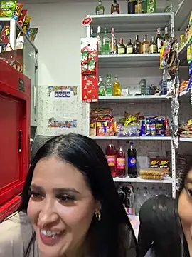 Sara_fun live cam on StripChat