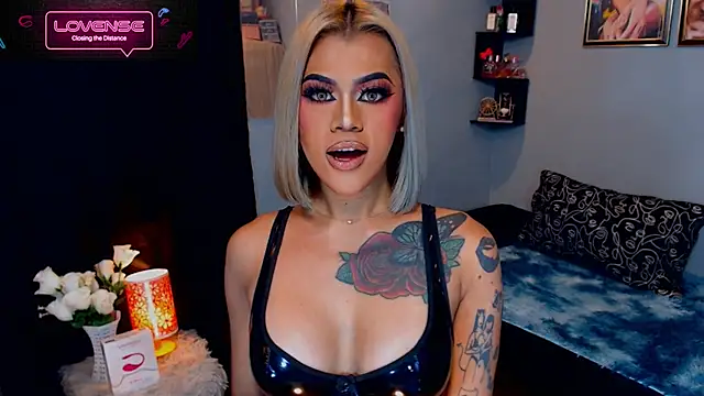 StellaStrong30 live cam on StripChat