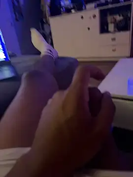 shaker75019paris live cam on StripChat