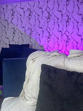 Lunai_gh live cam on StripChat