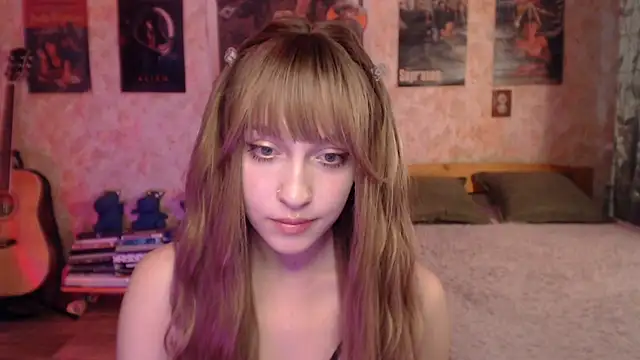 Friendly_Ellie live cam on StripChat