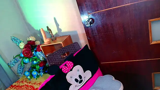baby_kiraxx live cam on StripChat