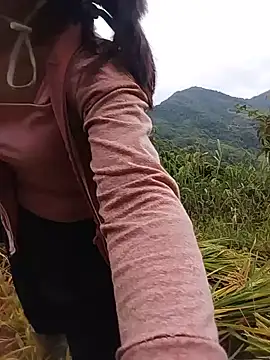 Buong-binh live cam on StripChat