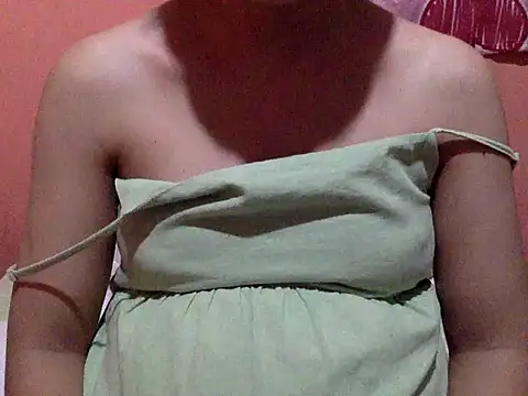 spankmybootyxxx live cam on StripChat