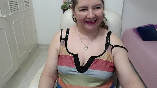 leonela_69 live cam on StripChat