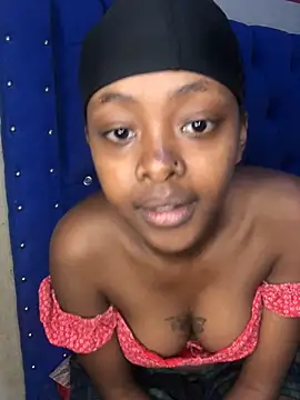 prettyeyes254 live cam on StripChat