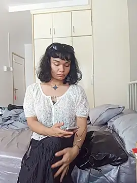 estradiolist live cam on StripChat
