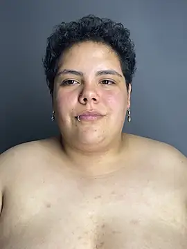 Hailey_Curvy live cam on StripChat