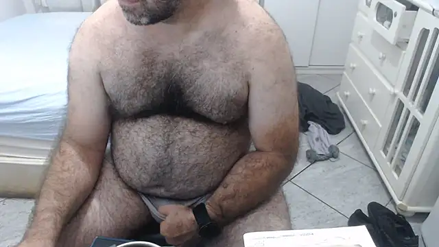 MysterBearMG live cam on StripChat