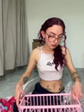 Red_kytty6 live cam on StripChat
