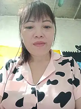 Sana-vn live cam on StripChat