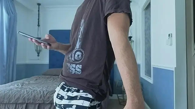 Marrymeplz live cam on StripChat